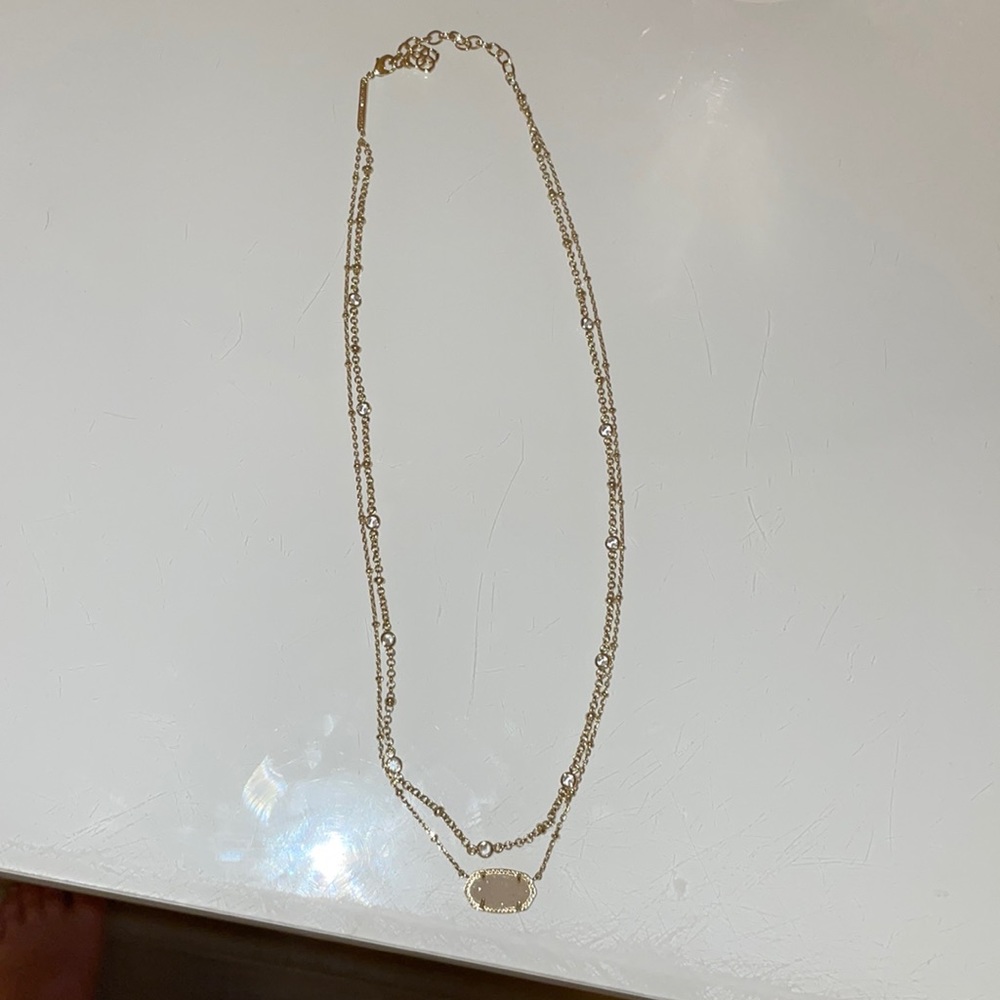Two layered Kendra Scott necklace